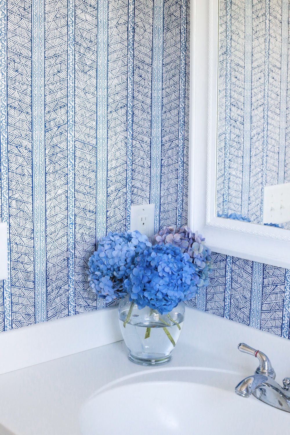 https://guilhermelombardi.com | Powder room design, Blue and white ...