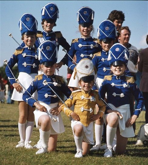 Majorettes | Carnevale, Costumi