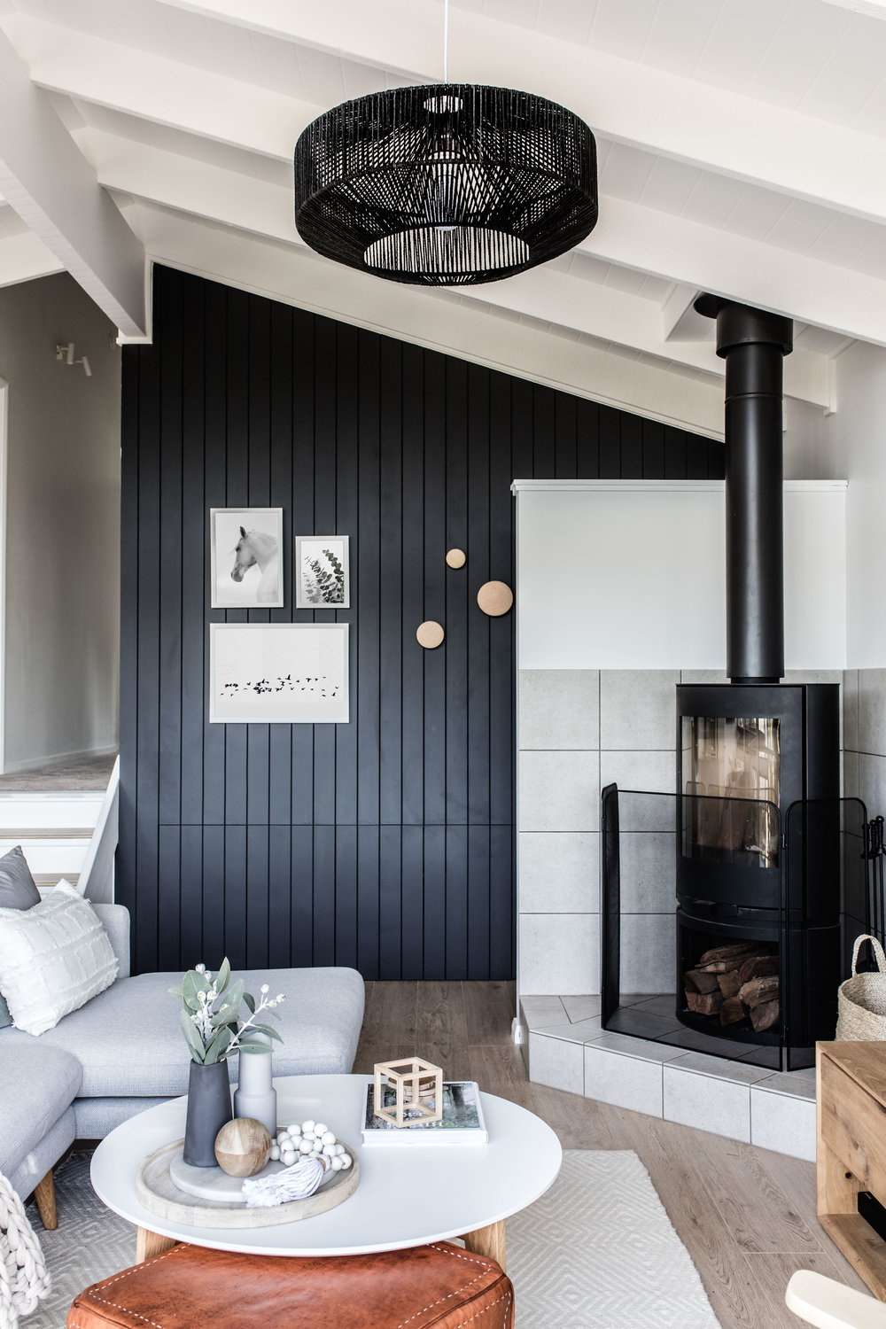 Jindabyne — Ceiling beams, Living room white