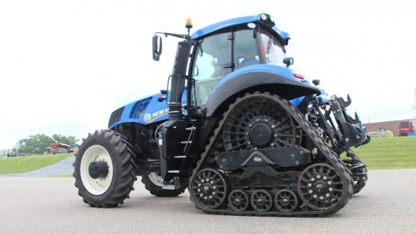 New Holland's GenesisT8 Series SmartTrax combines wheels, tracks ...