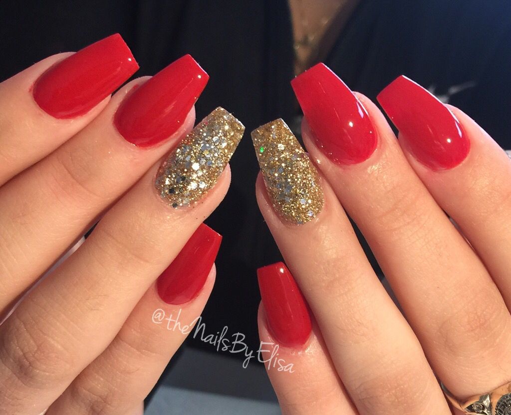 Red And Gold Acrylic Nails Untouched Nofillter Redandgoldnails Gold Glitter Nails Gold Acrylic Nails Gold Nail Designs