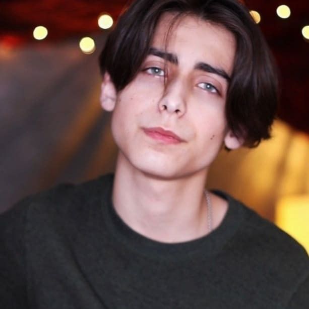 🍋Aidan gallagher🍋 in 2022 | Person