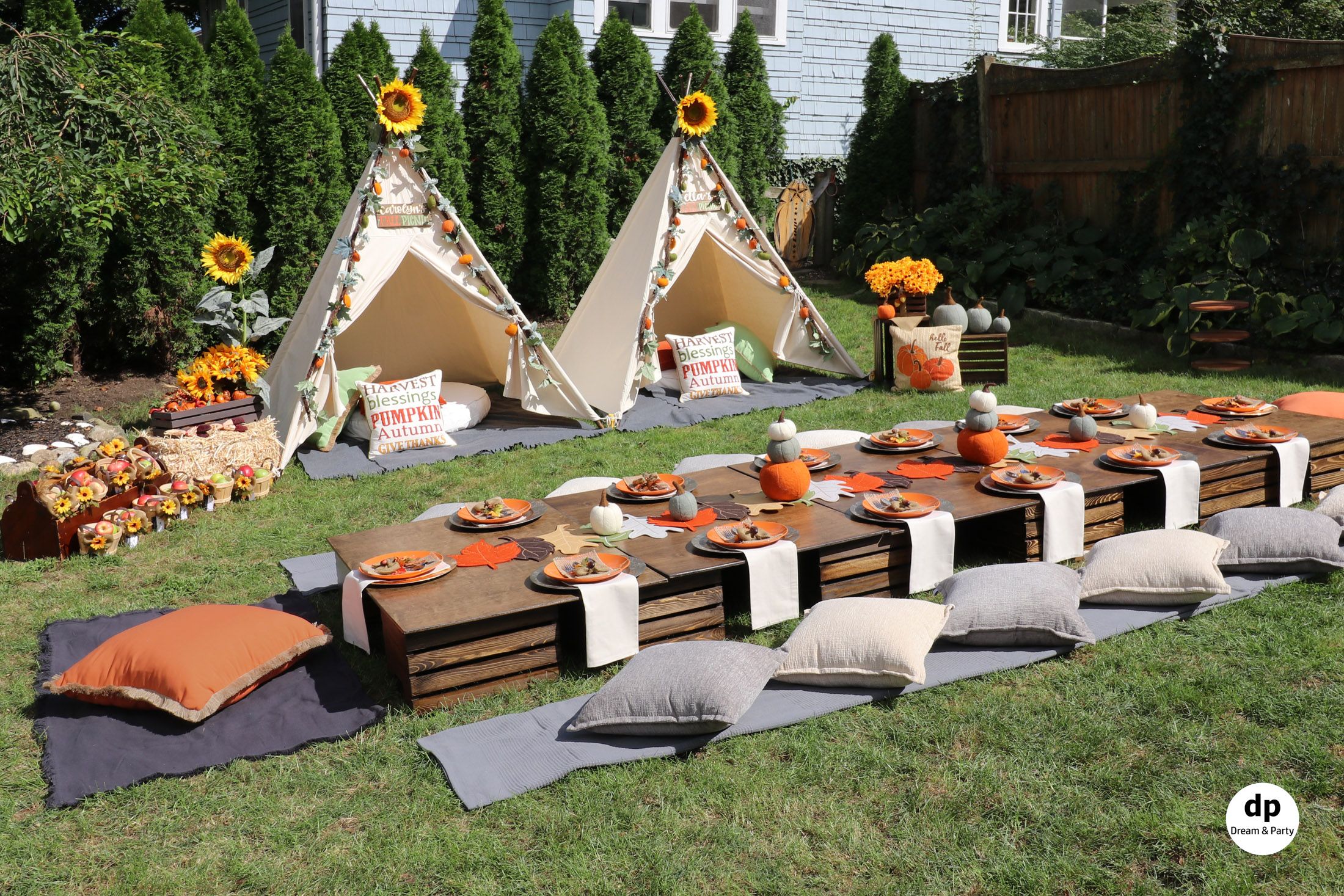 Fall teepee picnic party. Birthday party ideas. Teepee fans. Stylish