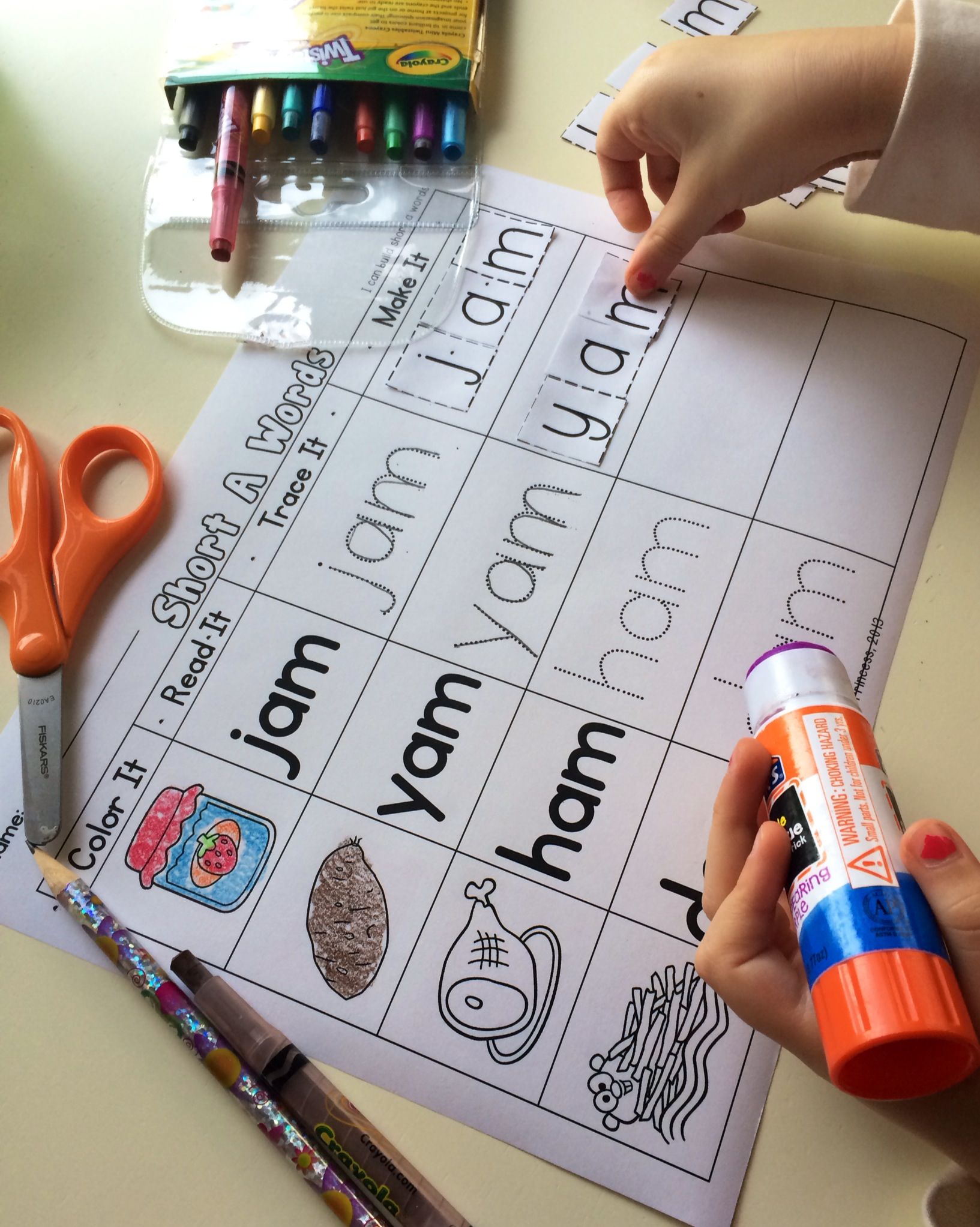 Great word work station for Kinders. Includes black and white and a ...