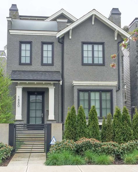 20+ Trendy Exterior House Colors Dark Trim Grey | Exterior house paint ...