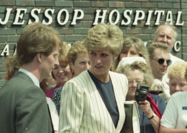 Princess Diana at the Jessop Hospital, Sheffield – 16th July 1991 Photo ...