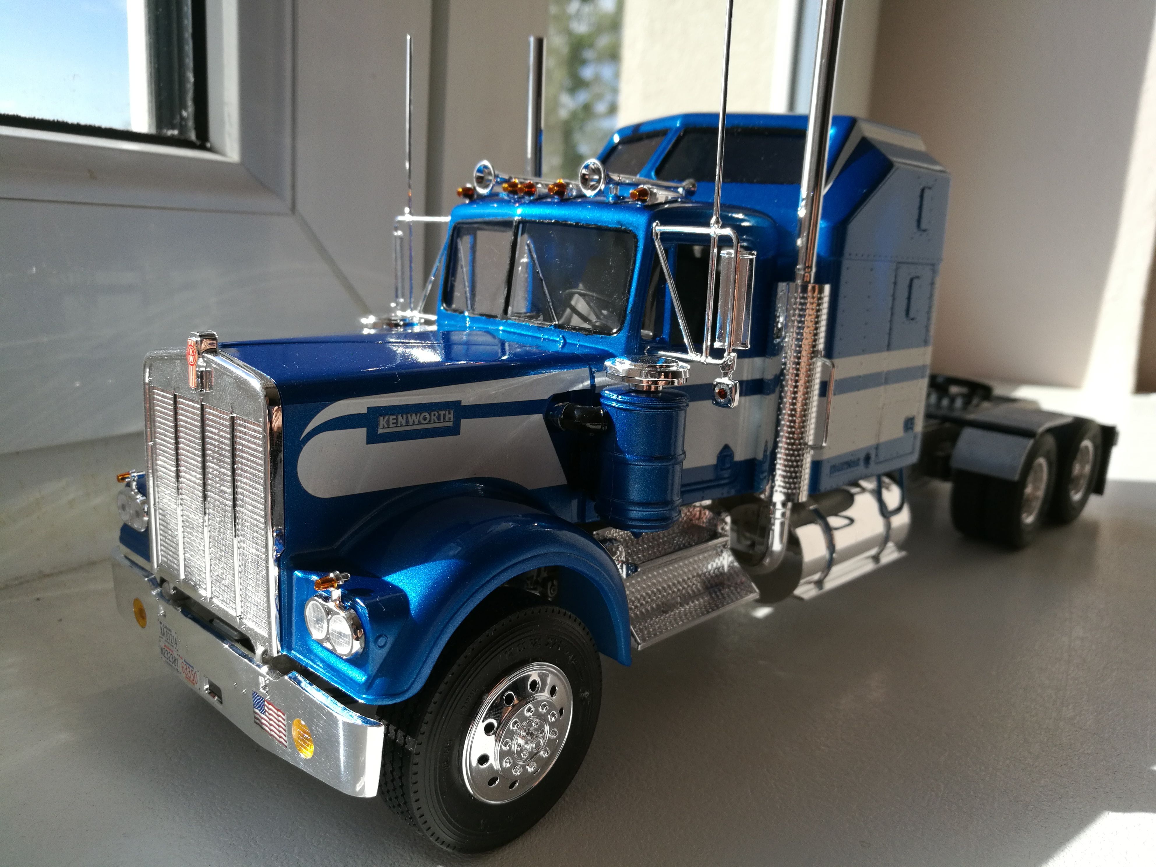 Revell Kenworth W900 | Model truck kits, Kenworth trucks, Toy trucks