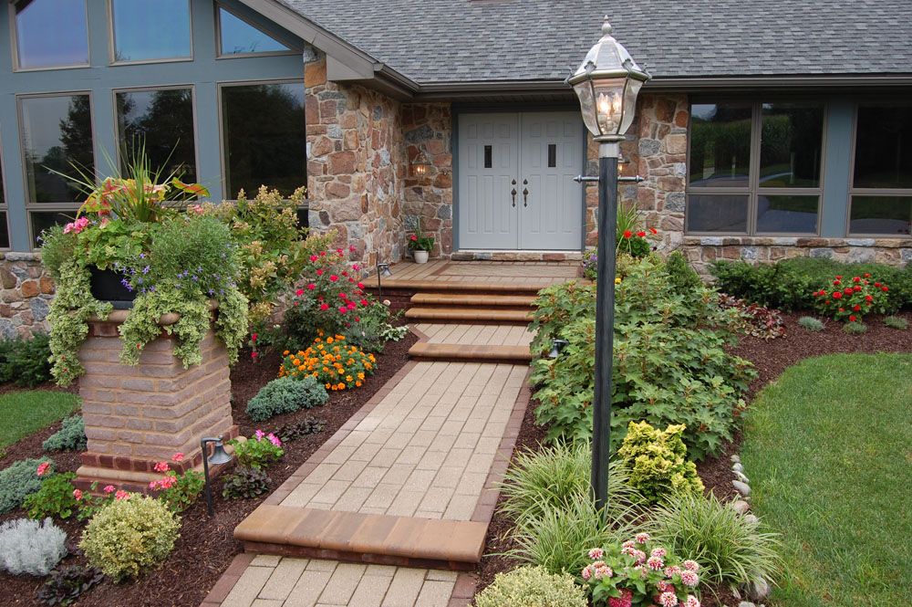 Inviting Entrances and Walkways | Entrance & Walkway Ideas | Hively ...