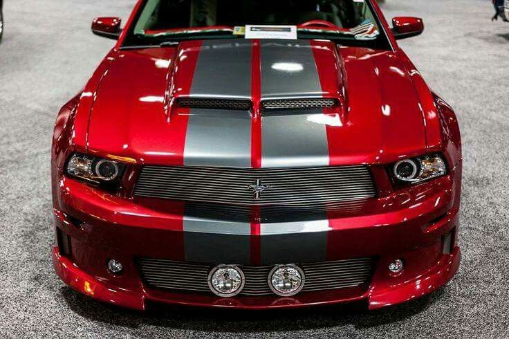 Love this paint job and car! | Mustang cars, New ford mustang, Car stripes