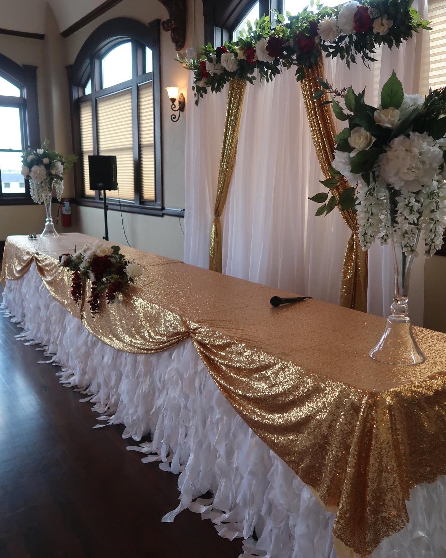 Main table wedding | Main table wedding, Quince decorations ...