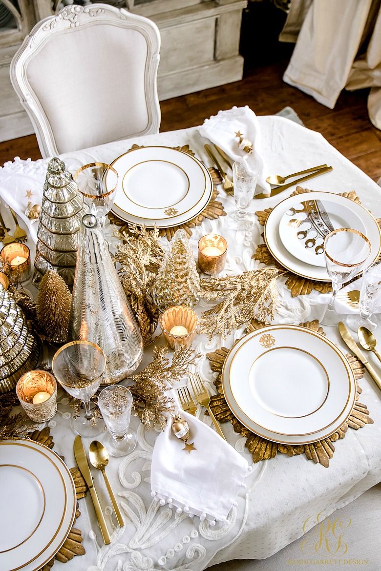 Elegant Gold Christmas Table Scape - Randi Garrett Design | Christmas ...