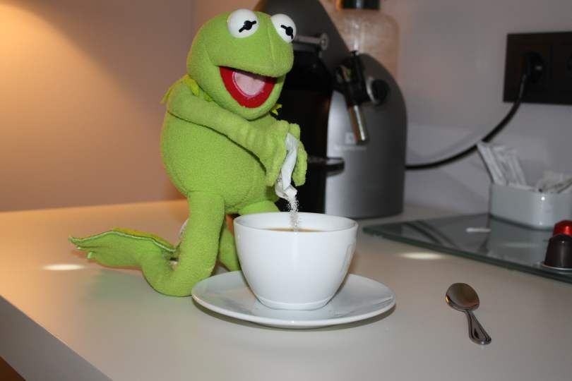 Kermit loves coffee too! Funny Frogs, Cute Frogs, Frog Pictures, Funny ...