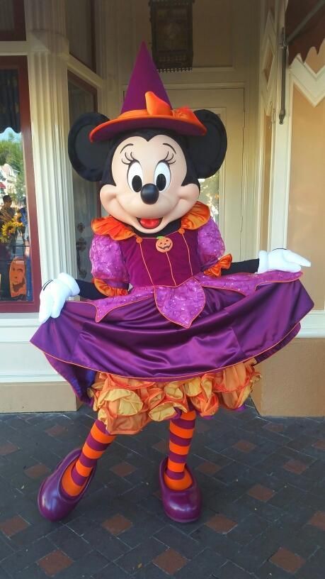 Disney World Halloween, Mickey Halloween Party, Disneyland Halloween ...