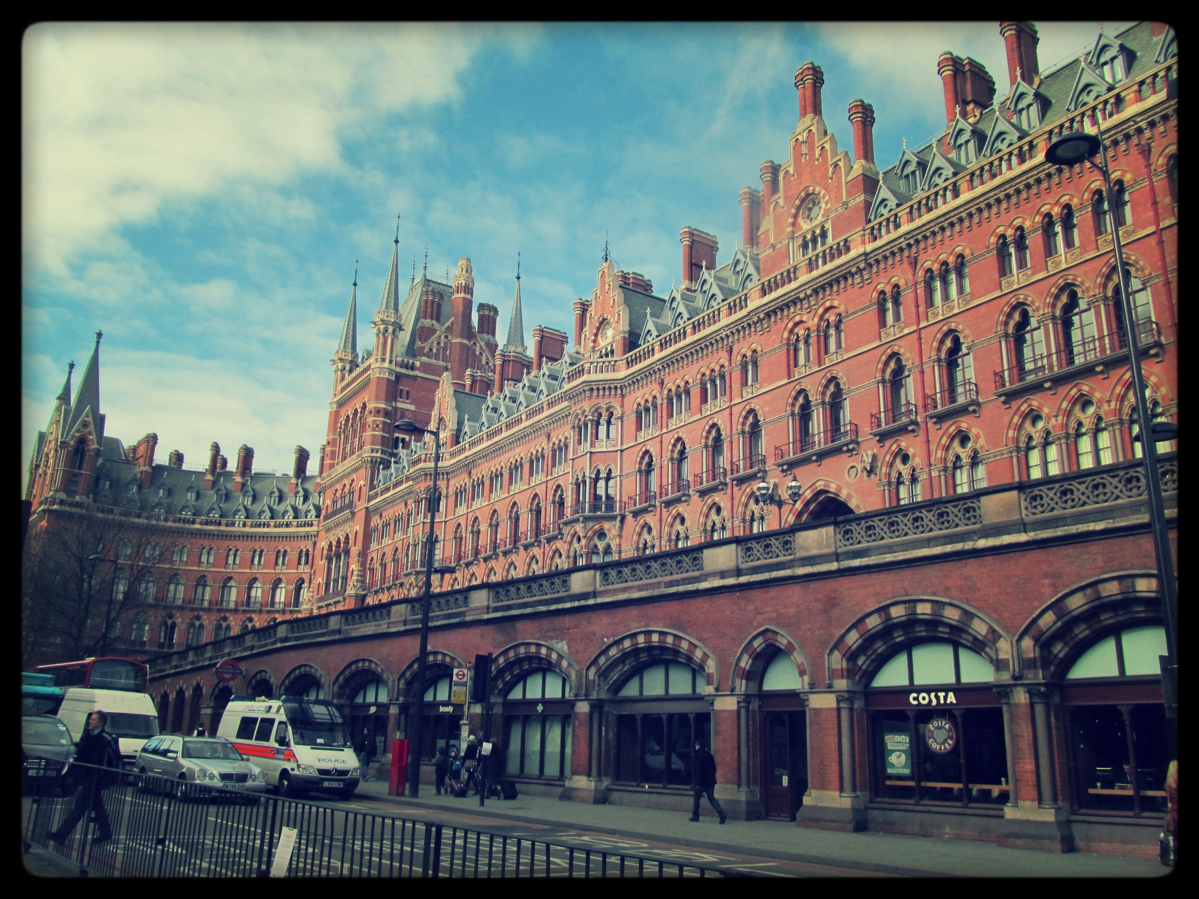 King's Cross Station, London, England | Kings cross station, England ...