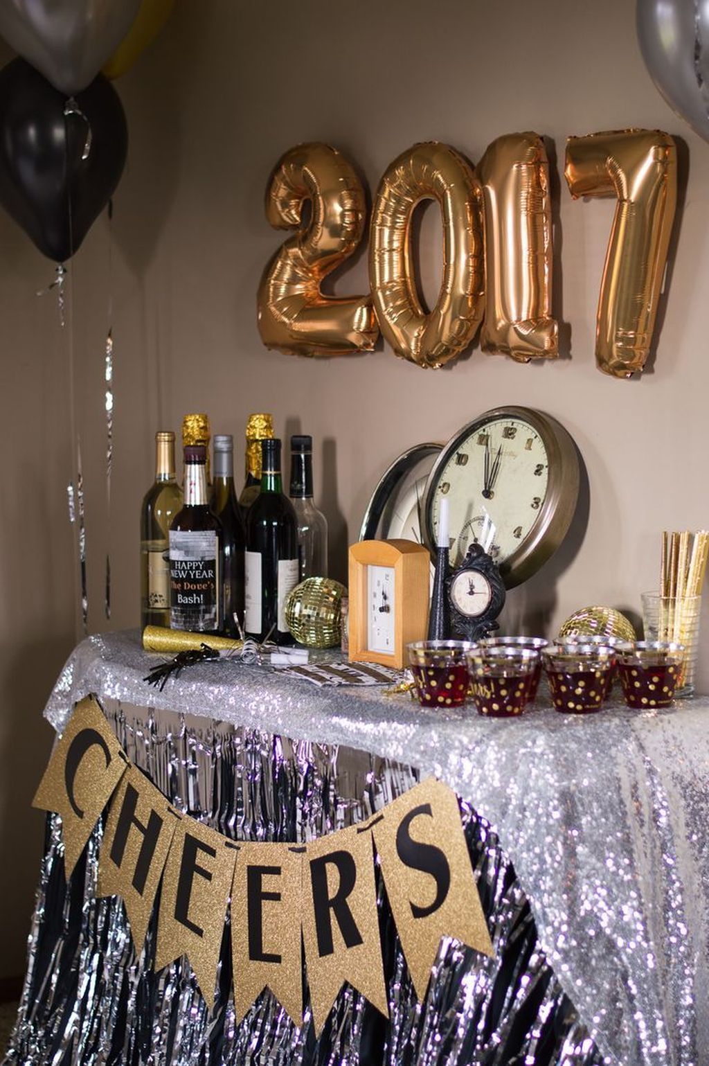 New Year Party Theme Ideas - YEARNI