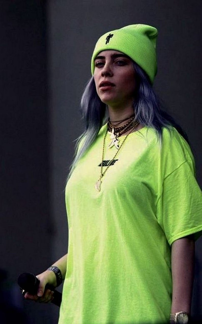 Venta > camiseta verde billie eilish > en stock