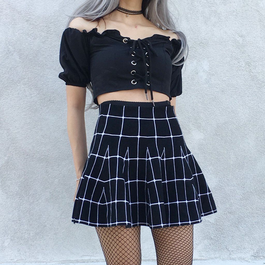 Featured image of post Cute Grunge Skirt Outfits / Retro grunge distressed cut frayed edge plaid skirt checkered flannel look top rated seller.