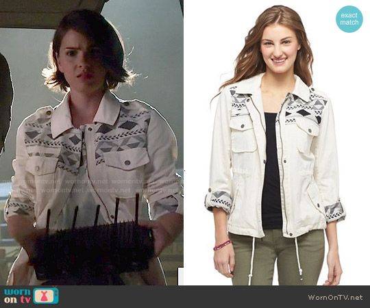 Malia’s white patterned jacket on Teen Wolf. Outfit Details: http ...