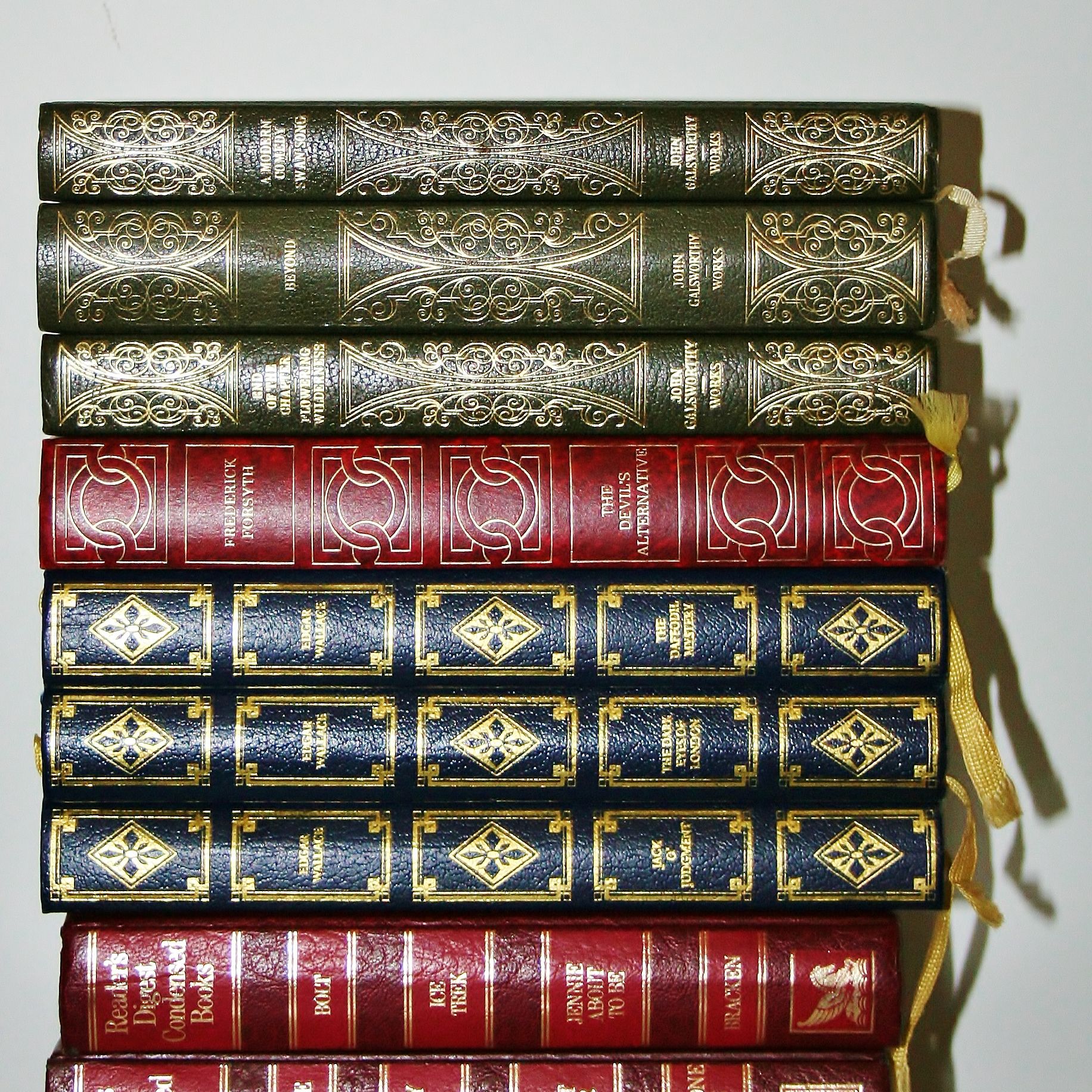 Old books with great covers are the best for book binding. | Book ...