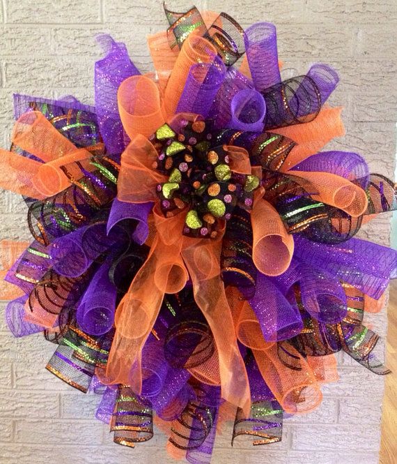 Halloween Mesh Wreath on Etsy, $50.00 | Halloween mesh wreaths, Deco ...