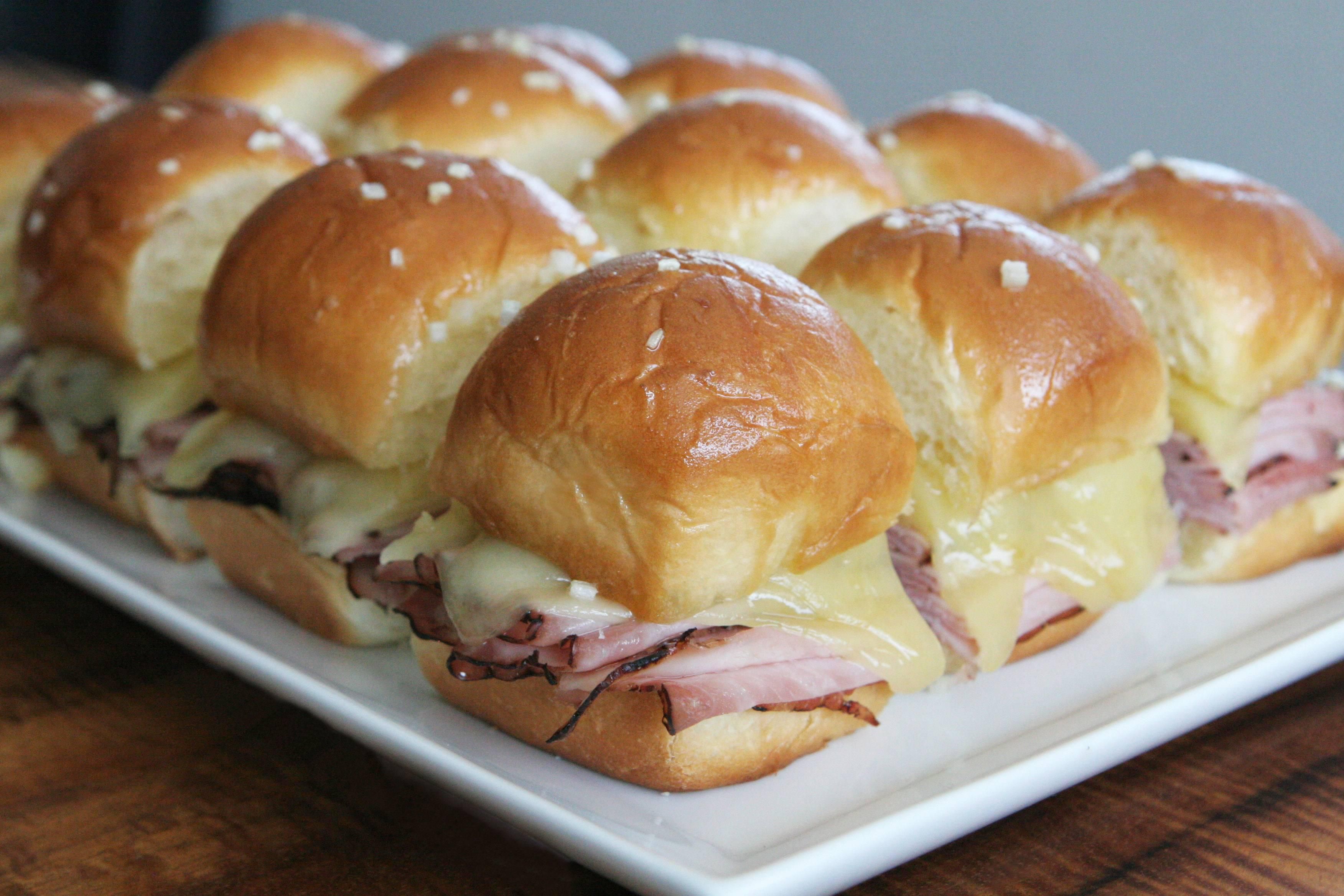 Mini Baked Ham Sandwiches | Recipe | Sweet dinner rolls, Food recipes, Food