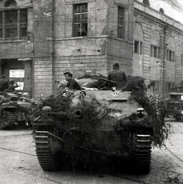 German Hetzer tank destroyer in Prague in 1945 | Tank destroyer, German ...