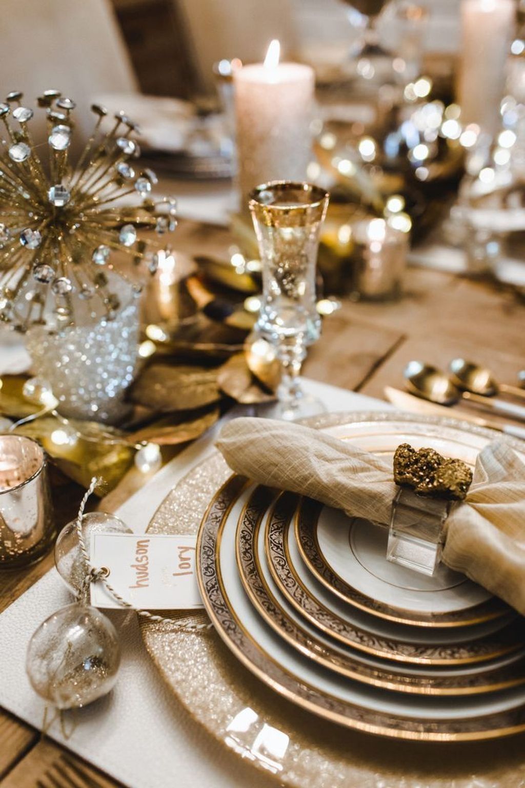 30+ Stylish New Years Eve Table Decoration Ideas For NYE Party | New ...