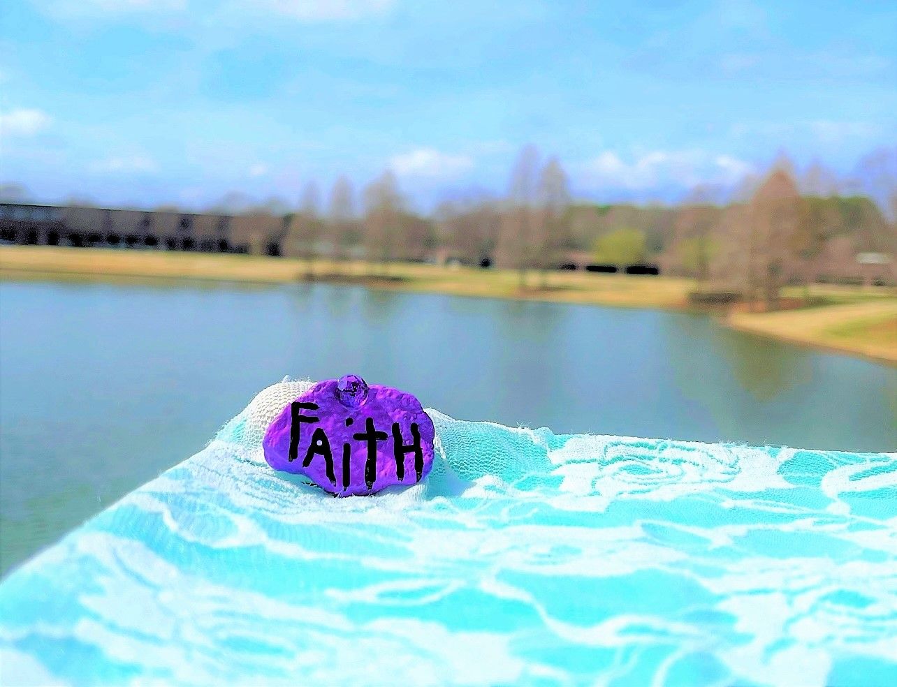 Faith painted rock | Painted rocks, Kindness rocks, Rock