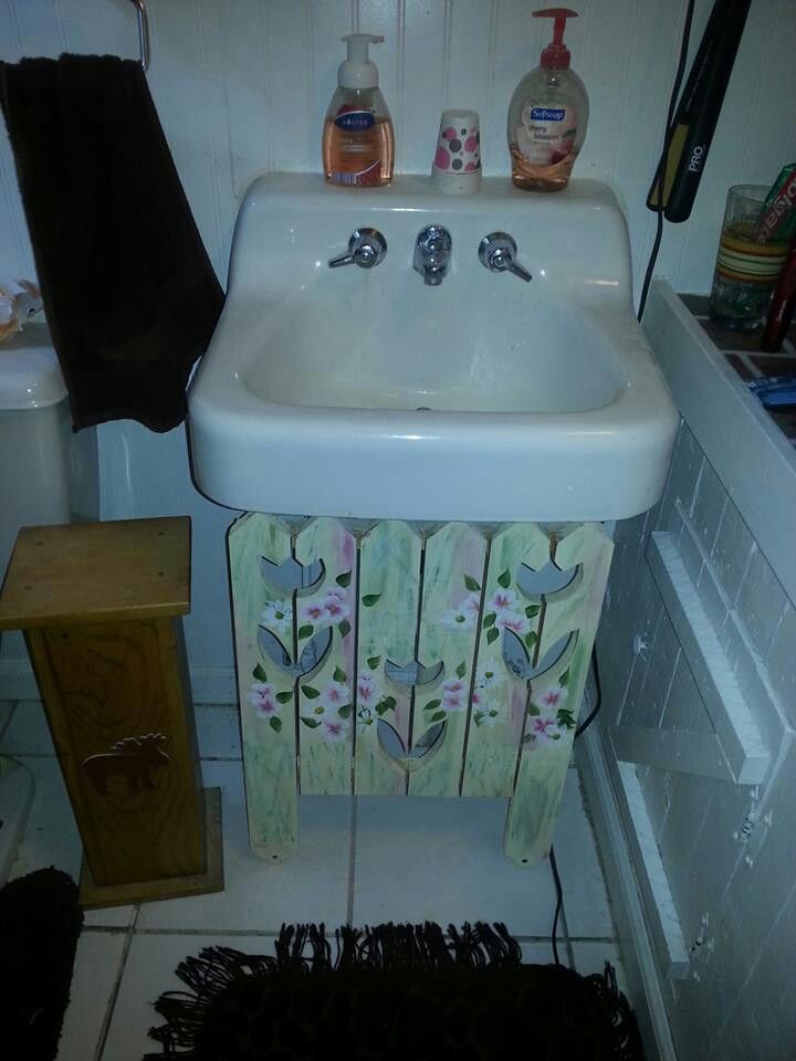 Pin By Wendy Van Alstyne On My Crafts Under Bathroom Sink Under Bathroom Sinks Small Bathroom Decor