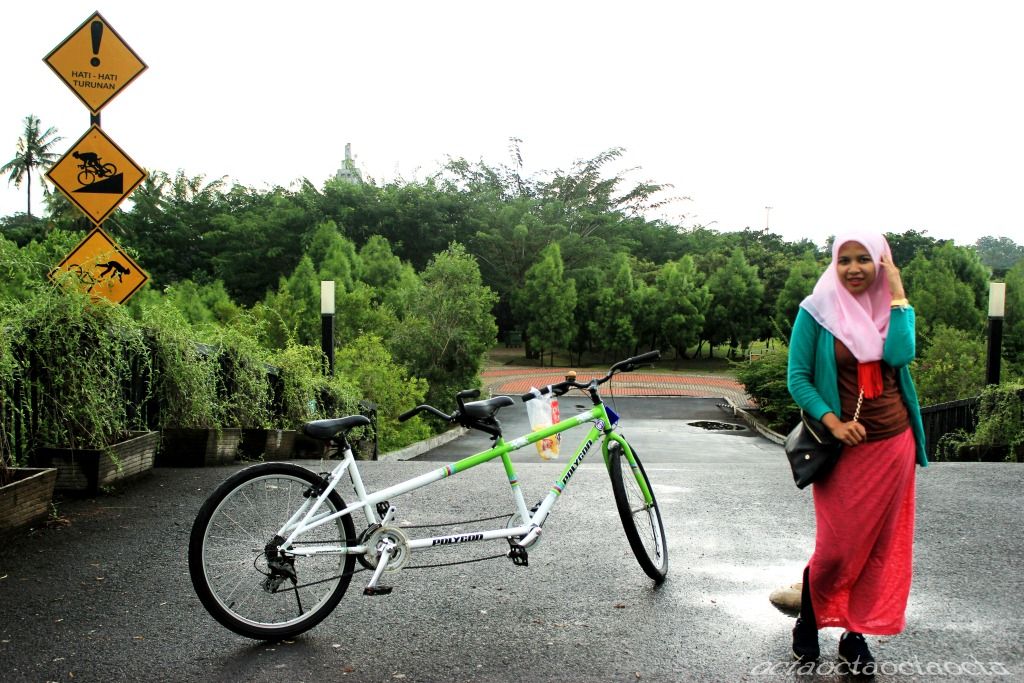 Dunia Fantasi Atau Disebut Juga Dufan Juga Disebut Do Fun Yang Diresmikan Pada 29 Agustus 1985 Adalah Tempat Hiburan Yang Terletak Taman Impian Jaya Tempat