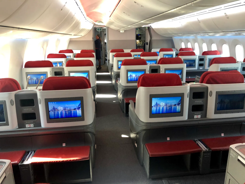 LATAM Business Class Boeing 787 Dreamliner Review - Madrid to Frankfurt ...