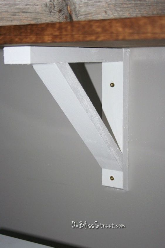 Making shelves with brackets