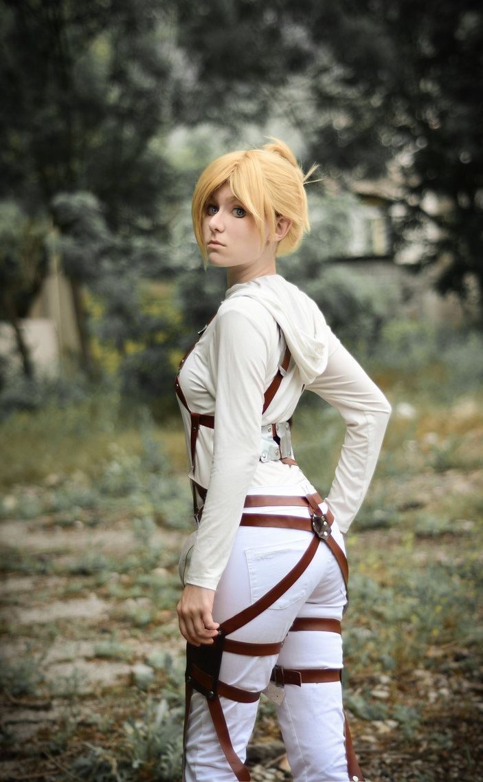 Annie Leonhardt Cosplay