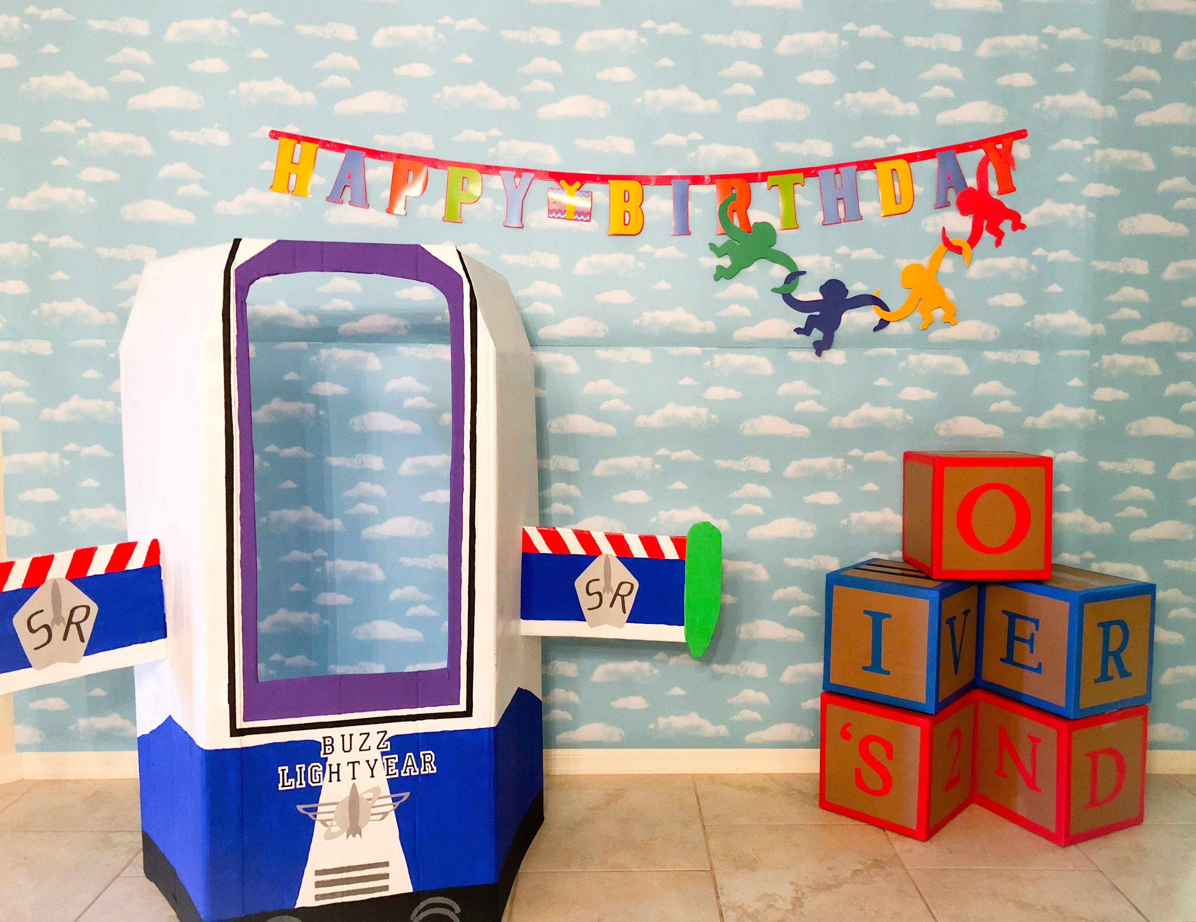 Buzz Lightyear spaceship. Toy Story birthday party. Photo booth. Water ...