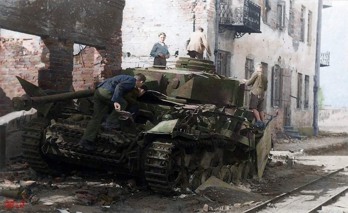 Warsaw uprising | Wwii vehicles, Warsaw uprising, German tanks