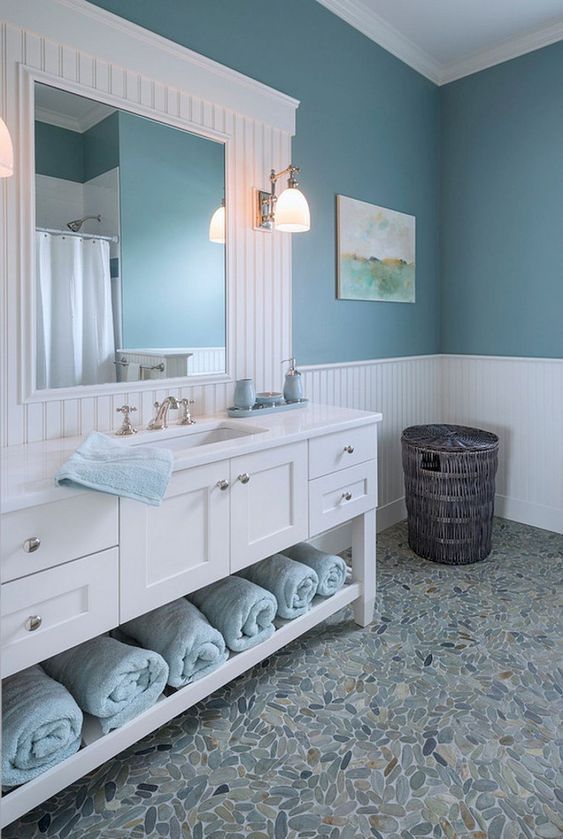 Fresh Beach Bathroom Ideas to Steal Beach house bathroom, Nautical