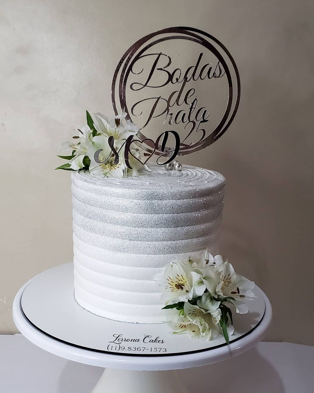 Bolo bodas de prata: 70 ideias para celebrar o casamento com estilo | Bodas  de prata, Bolos bodas de prata, Comemoração de bodas