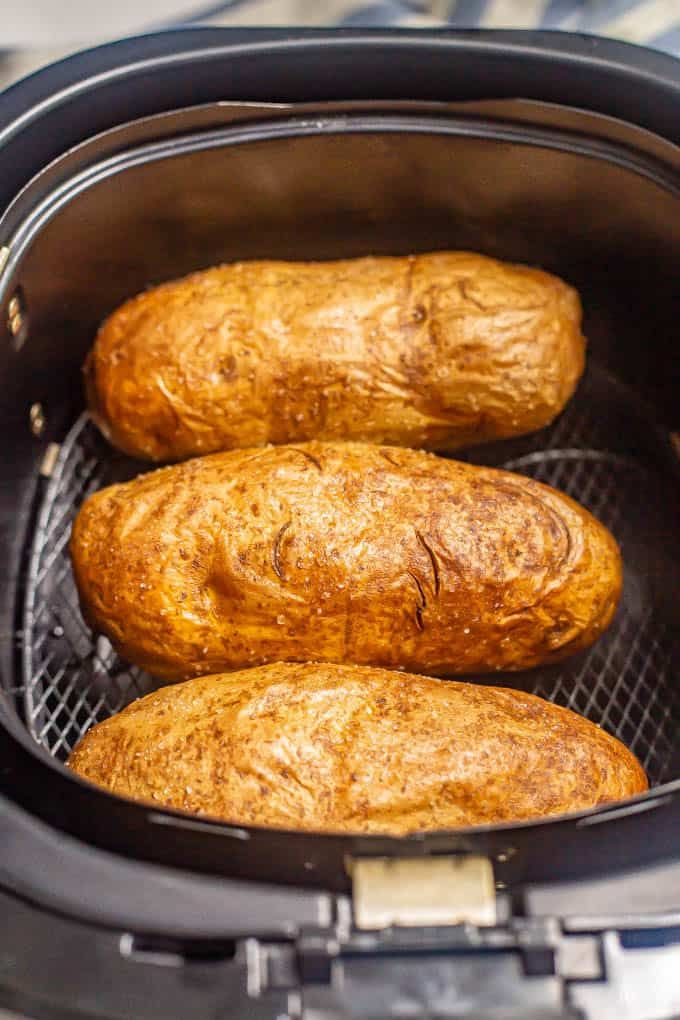 Crispy Air Fryer Baked Potatoes (+ video) | Recipe | Air fryer baked