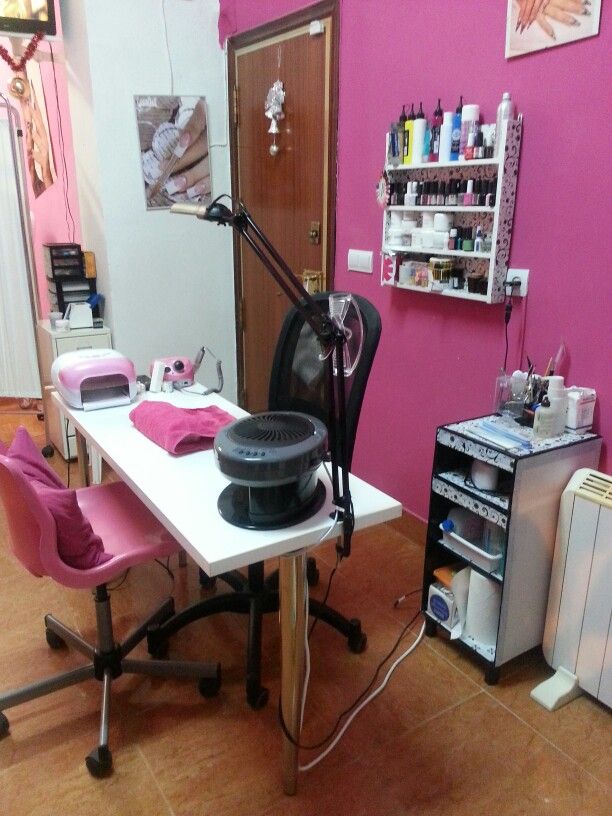 Nails station … Decoración para salón de uñas, Diseño de salón de