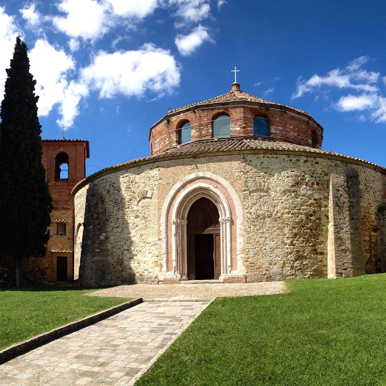 Perugia: Church of Sant' Angelo (aka San Michele Arcangelo), one of the ...