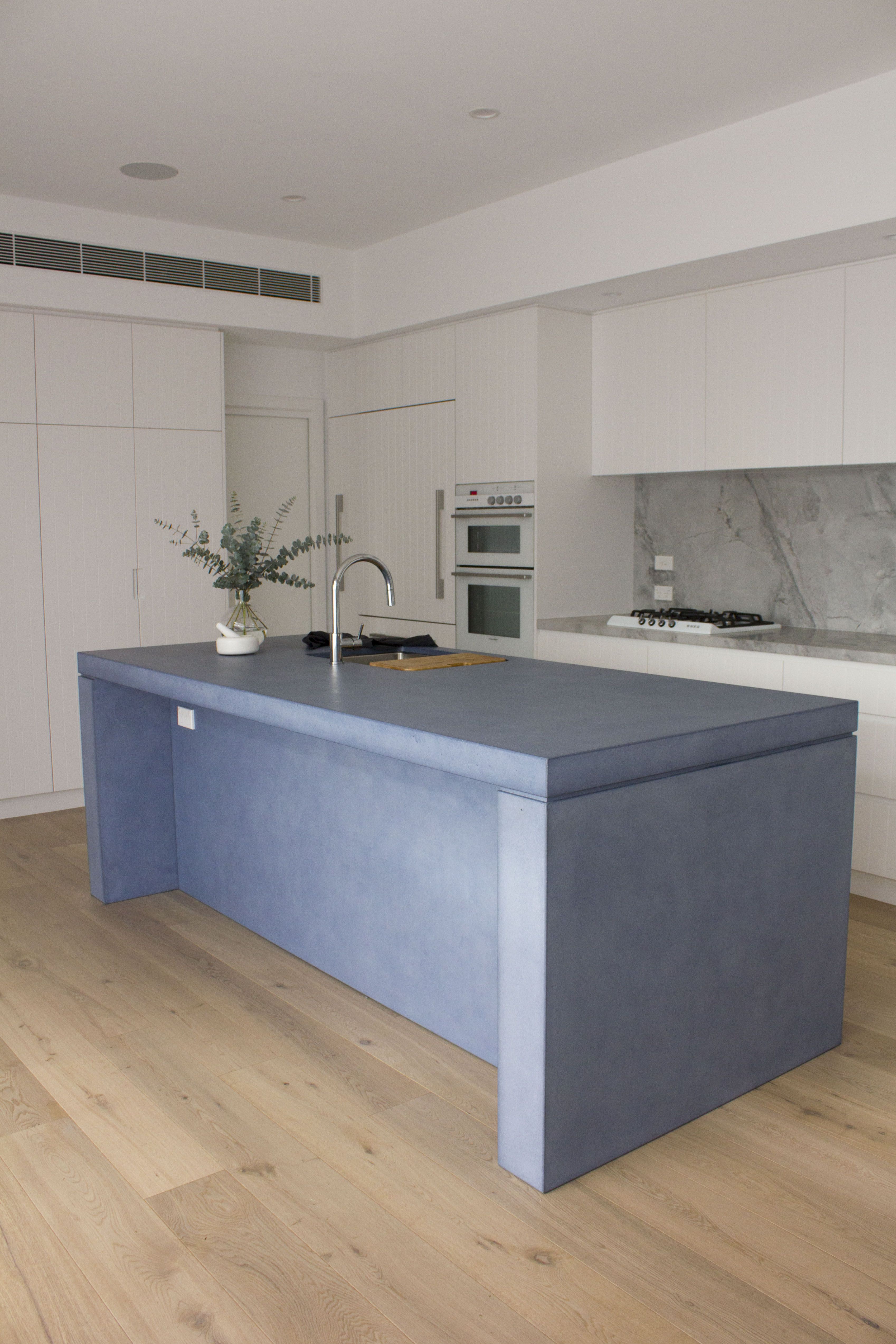 SLABS by Design Concrete Kitchen Island in 2021 Concrete kitchen, Concrete kitchen island