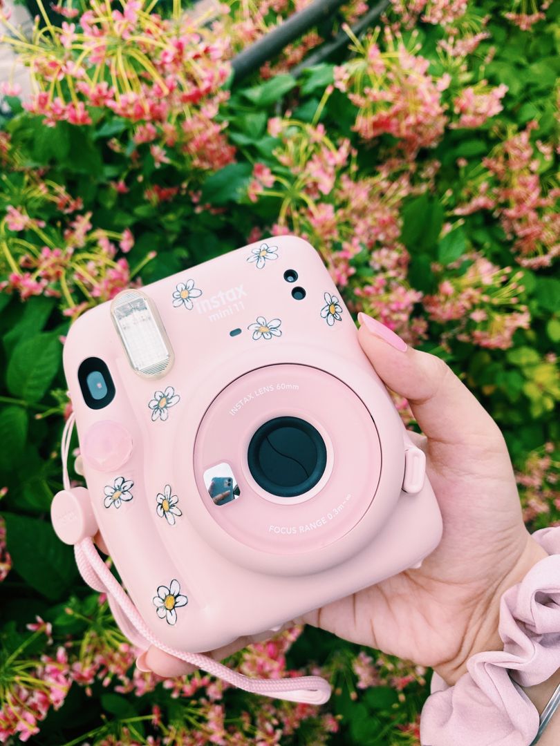 Instax mini 11 pink diy daisies Instax Mini Diy, Polaroid Instax Mini ...