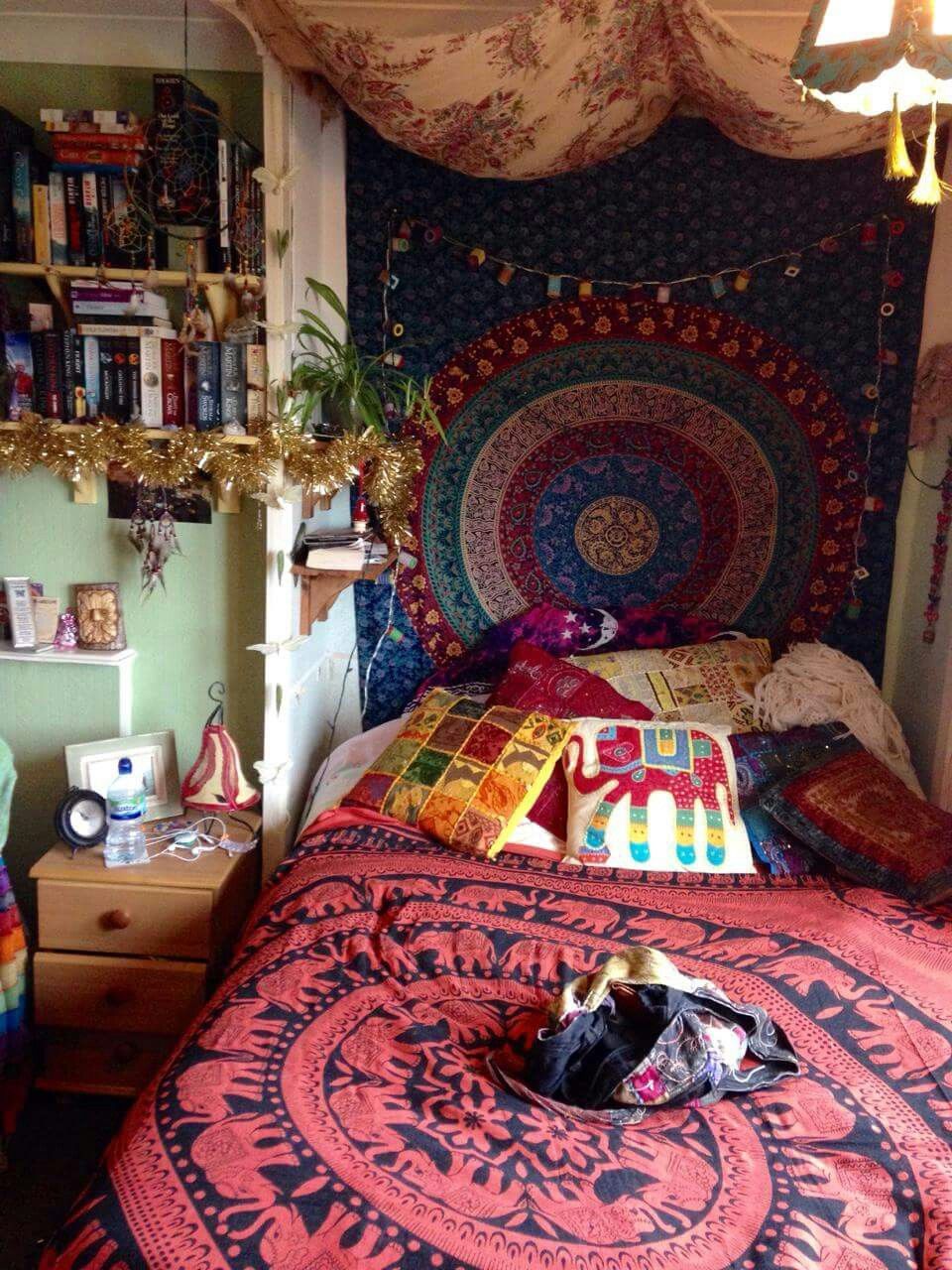 Tapestries Dorm room decor, Bohemian style bedroom design, Hippy room