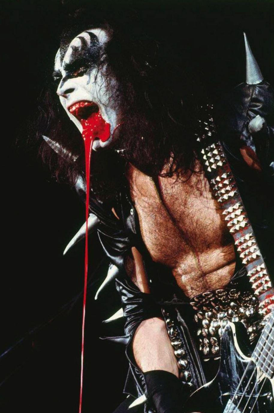 The Demon - Feb 23, 1976 | Gene simmons kiss, Gene simmons, Rock legends