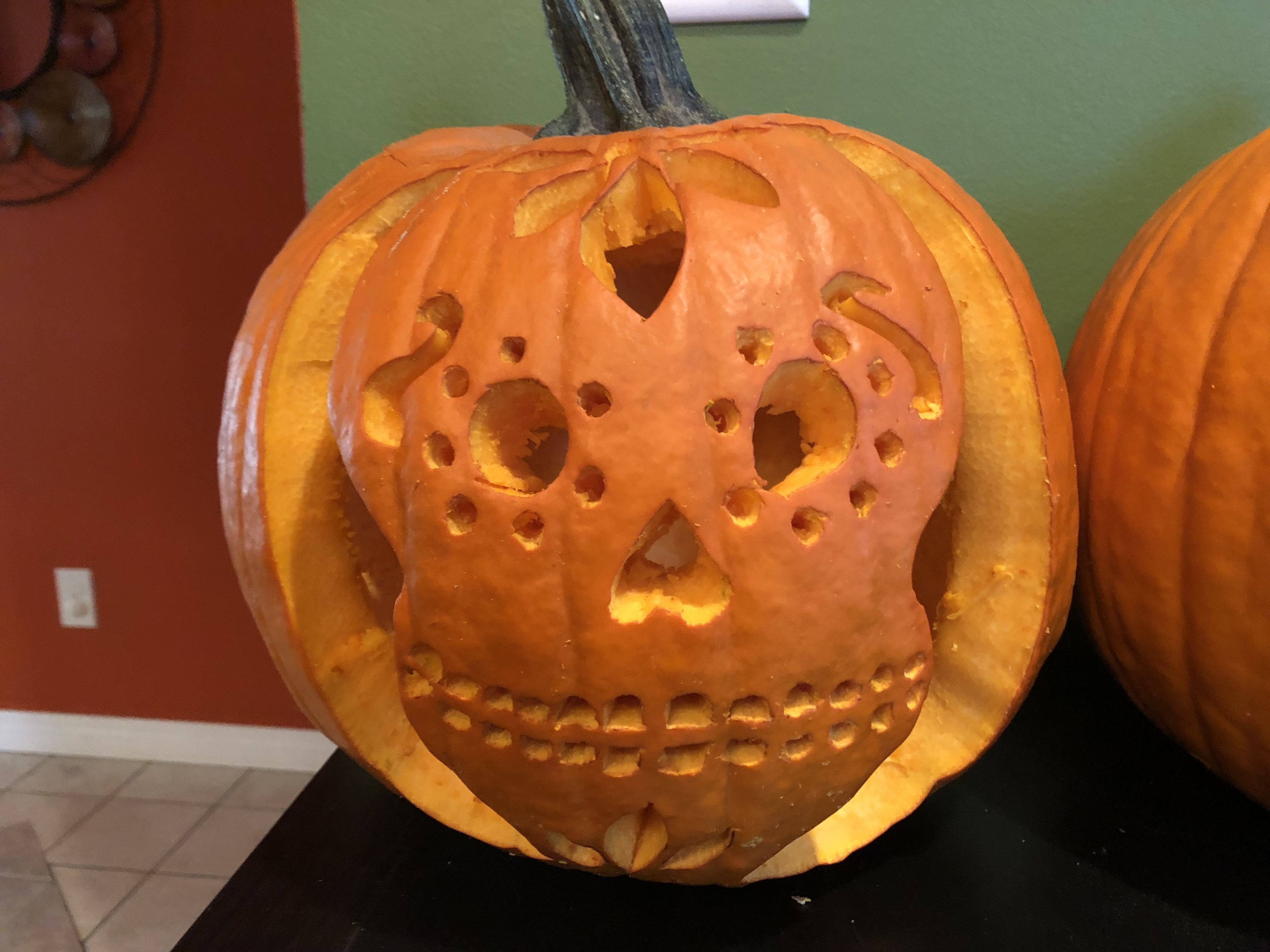 Sugar Skull Pumpkin 2018 Sugar skull pumpkin, Skull pumpkin, Pumpkin