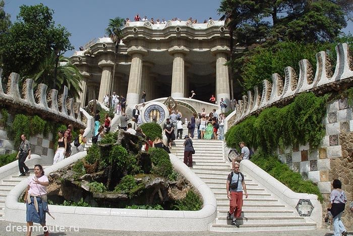 Парк Гуэль | Barcelona lugares, Antonio gaudi, Barcelona ciudad