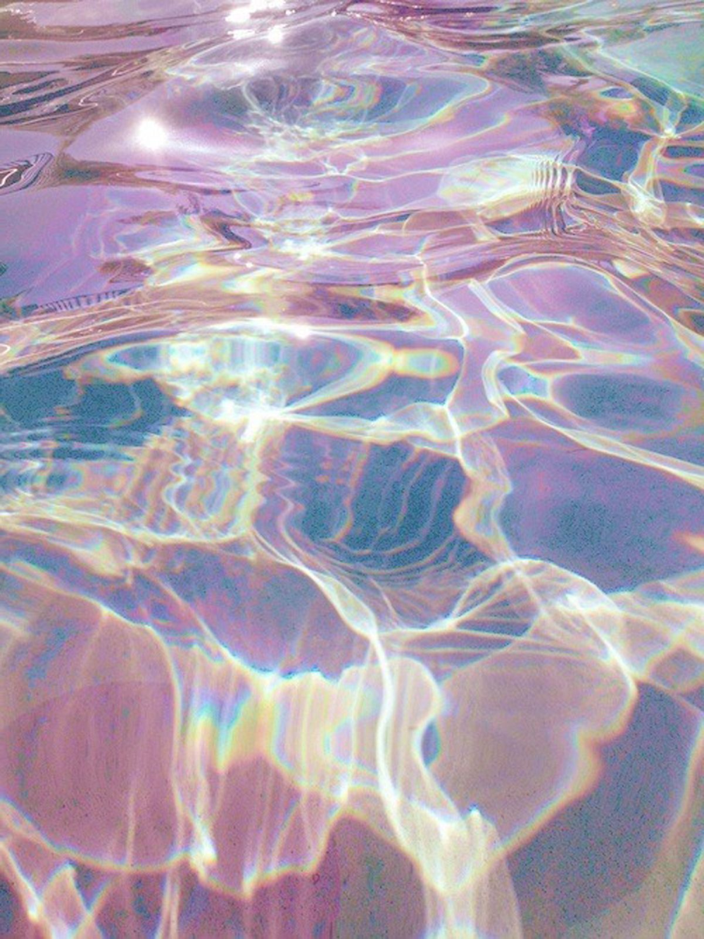 How can I recreate this holographic iridescent water effect in ...