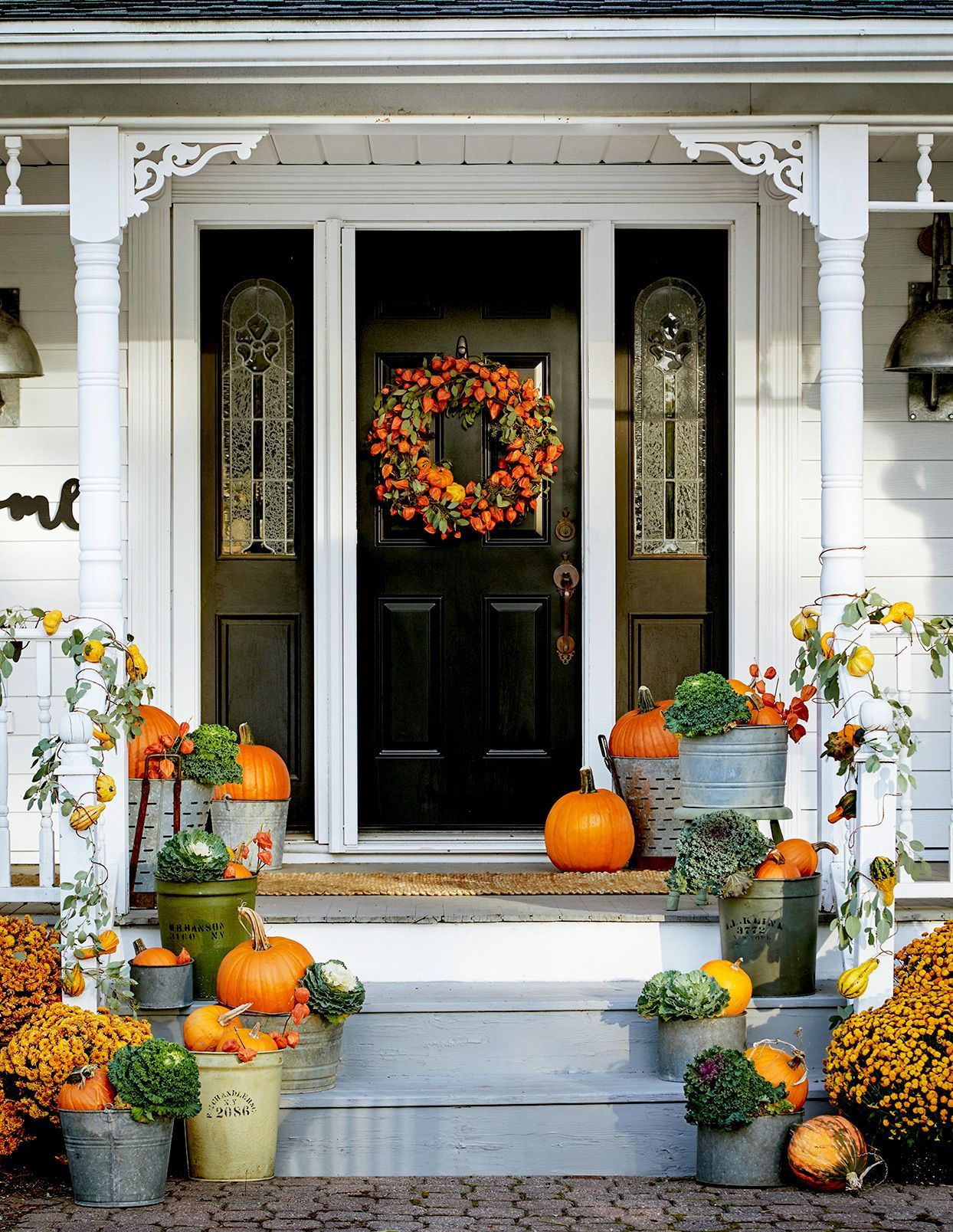 If farmhouse style had a favorite season, it would definitely be fall ...