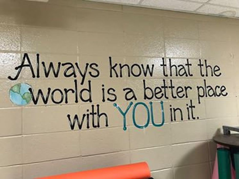 The inspirational quotes on the wall of this Alabama school are giving ...