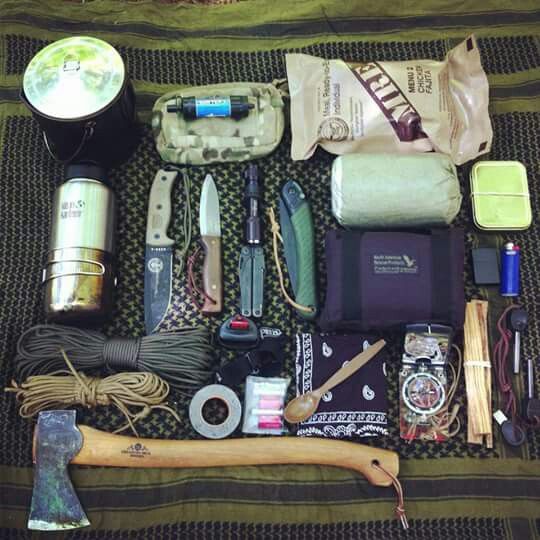 Bushcraft kit | Trucos de supervivencia, Equipo de supervivencia ...